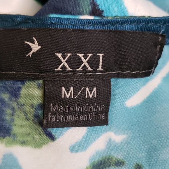 Forever 21 Sleeveless Top - Picture 4 of 5